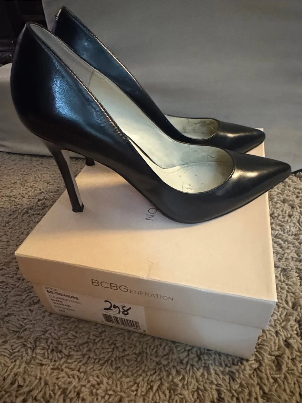 BCBG Black Pointed Toe Patent Leather Pumps, Sz 8